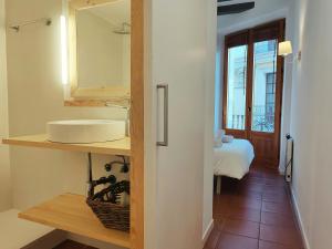 Bright 2BR Apt in Pl. Catalunya - Rambla D