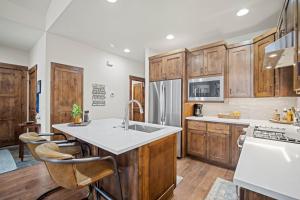 27 Caldera Cabin