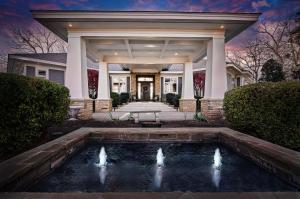 Island Retreat Sleeps 22 Hot Tub Dock Game Rooms