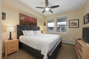 Founders Pointe 4649