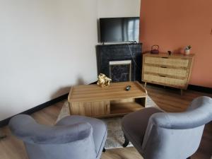 Ava- Studio au Passage