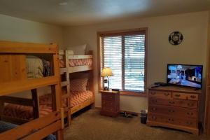 32 Circle Four Ranch Cabin