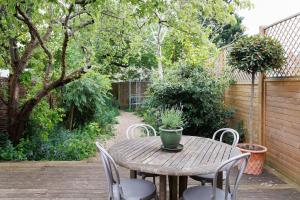 Stylish, Spacious, Oxford Townhouse, Driveway parking