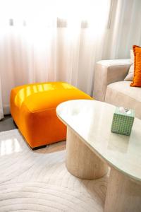 Very central, private parking, train station, air-conditioning, Wi-Fi