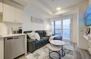 Modern & Stylish Condo Downtown KW