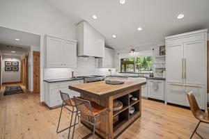 4 Pine Bough Lane