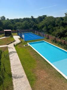 Depto con piscina y balcón a 5min del aeropuerto