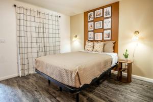 Tolleson Studio Retreat with Pool Access