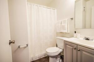 Tolleson Studio Retreat with Pool Access