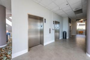 1BR Oceanfront Condo, Beach Cove, Pools, Hot Tubs