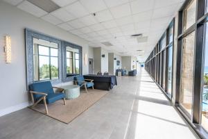 1BR Oceanfront Condo, Beach Cove, Pools, Hot Tubs