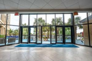 1BR Oceanfront Condo, Beach Cove, Pools, Hot Tubs