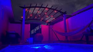 Playhouse! 3mins Hard Rock, Heated Pool, Tub & Games