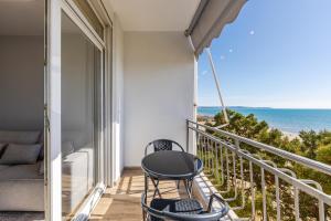 Chic Seafront Suite By PS