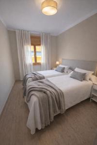 CaL QuEROL Llivia 3, sky inside