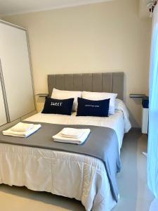 Alberti 854- departamento céntrico con cochera y balcón