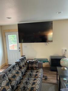 Alaska Summers Lodge Loft-Near Mouth of Kasilof River