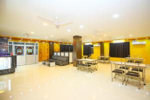 Hotel O Sea Rock