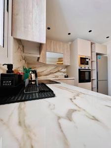 Coastal Escape • Pool+Parking • 5 min to Beach