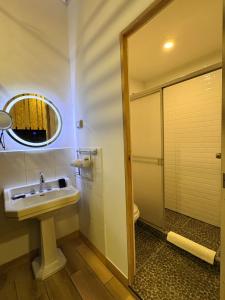 Blacky Hostel and Apartments