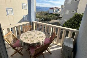 Apartments by the sea Mirca, Brac - 24865