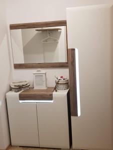 Pool and Garden Oasis, BBQ, Free Parking, Fast WiFi