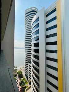 Suite en Torre Bellini II, excelente ubicación