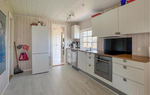 Cozy Home In Juelsminde With Wifi