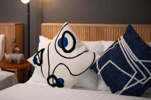 The Peak Shinsaibashi Suites JY