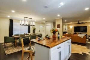 Howdy Yall Ranch Luxe Western Retreat