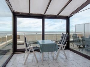 Apartment in Middelkerke near the Beach