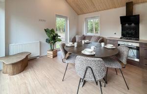 2 Bedroom Lovely Home In Oud Gastel