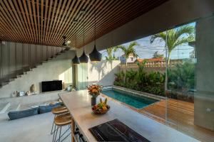 2BR with rooftop, 5min walk to Berawa Beach