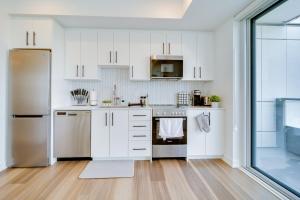 Elegant Open-Concept Condo in Downtown K-W