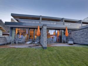 Apartment in Neukirchen by Ski Lift & Wellness