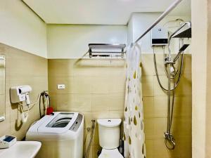 Hotel-Feel Azure Suite in Pasay Near MOA NAIA