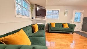 Luxury 2 bedroom furnished Basement in NW Calgary