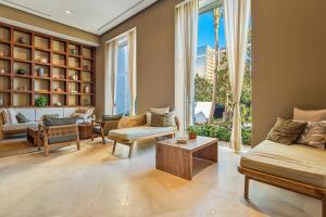 Oceanfront studio with infinity pool, breathtaking views & beach access