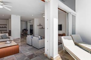 Elegant oceanview suite with private terraces, hot tub, heated pool & gym