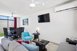 Porto Residencial, Unit 10 | Sunny house in Nuevo Vallarta with pool access