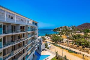 Oceanfront Gem with Bay View Terrace & Direct Sea Access