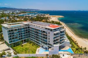 Oceanfront Gem with Bay View Terrace & Direct Sea Access