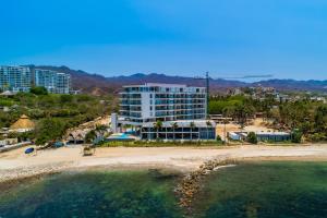 Oceanfront Gem with Bay View Terrace & Direct Sea Access