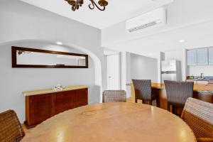 Stylish apartment near beach & dining with pool, hot tub, tennis, & large patio