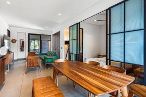 Luxury condo with shared rooftop pool and lounge, private washerdryer