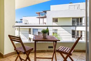 Ocean-view penthouse with private plunge pool & terrace, resort pool