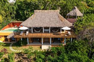 Tranquil Retreat with Pool, Views of the ocean, close to beach