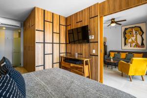 Bright coastal condo with pool access, private balcony & fast Wi-Fi