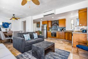 Ocean-view condo with private rooftop pool, terrace, & resort-style pool