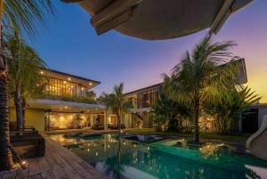 Barabuda - Impressive 6-Bedroom Villa with Jacuzzi and Slide!